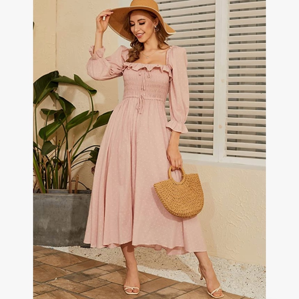 Beautiful dress with sleeves and great detail